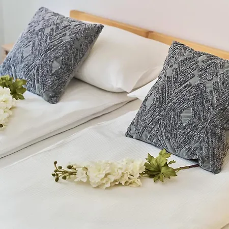 דירה Comfy With Parking By Renters ורוצלב