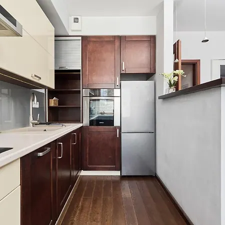 Comfy With Parking By Renters