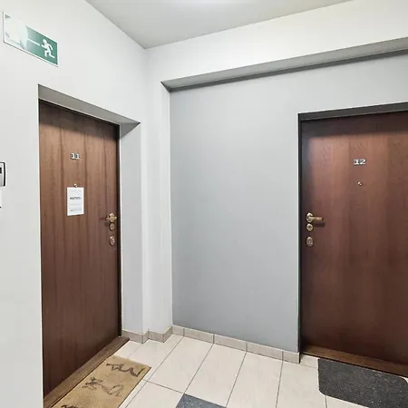 Comfy With Parking By Renters