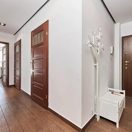 Comfy With Parking By Renters דירה ורוצלב