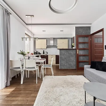 Apartman Comfy With Parking By Renters